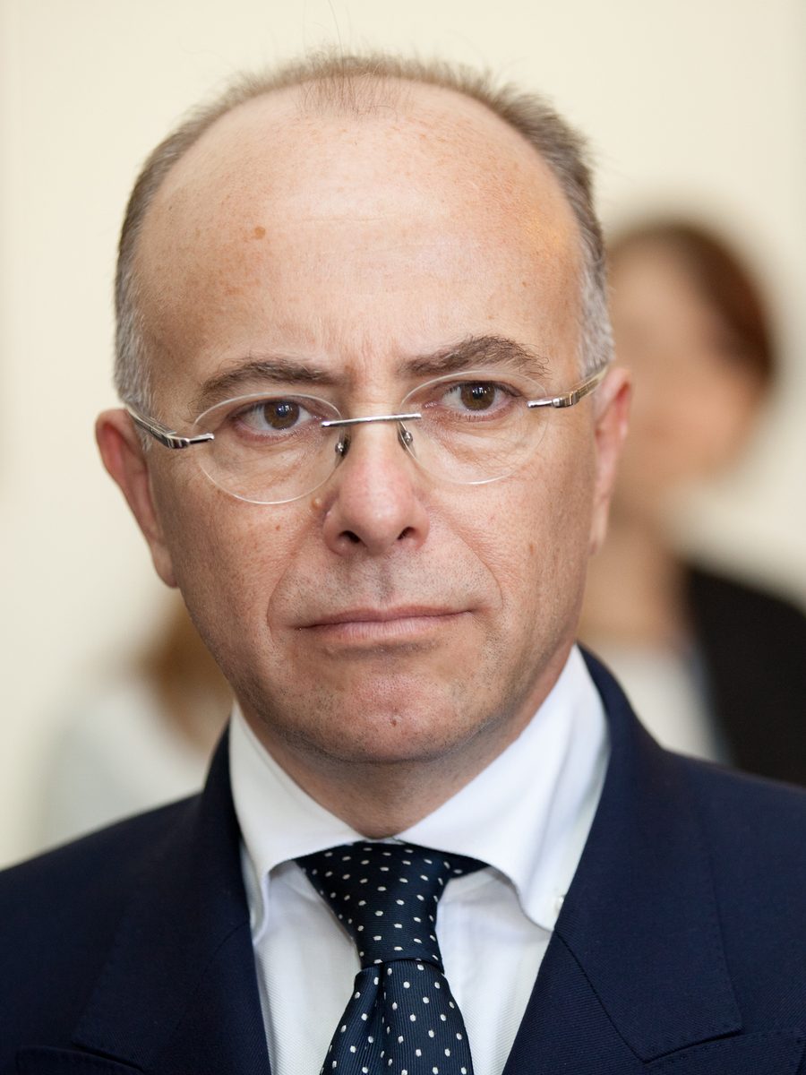 Portrait de Bernard Cazeneuve, candidat à la présidentielle 2027