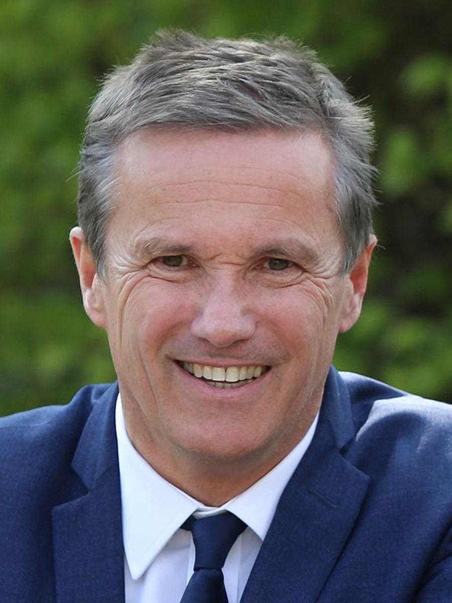 Portrait de Nicolas Dupont-Aignan, candidat à la présidentielle 2027
