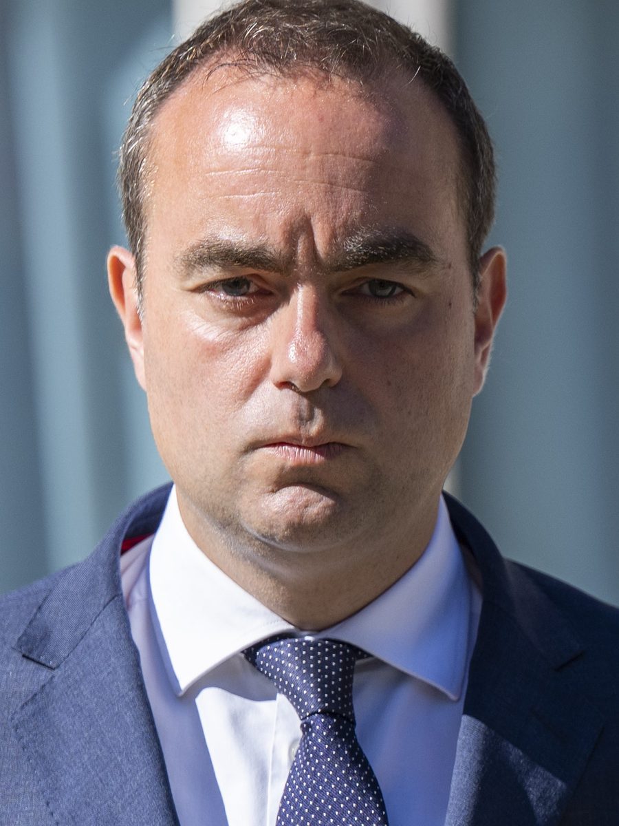 Portrait de Sébastien Lecornu, candidat à la présidentielle 2027